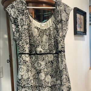 Floral Black and White Top lace with liner